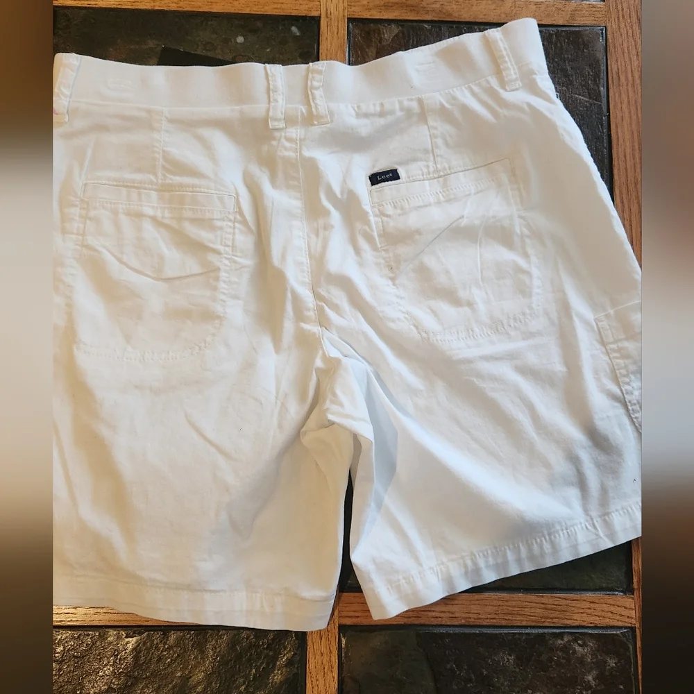 NWT Lee Flex-To-Go Relaxed Fit Bermuda 14P Shorts - Picture 3 of 12